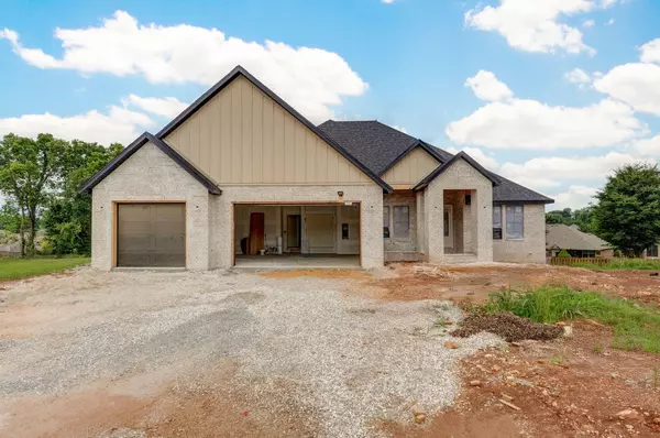 5084 E Ferdinand CT, Springfield, MO 65802