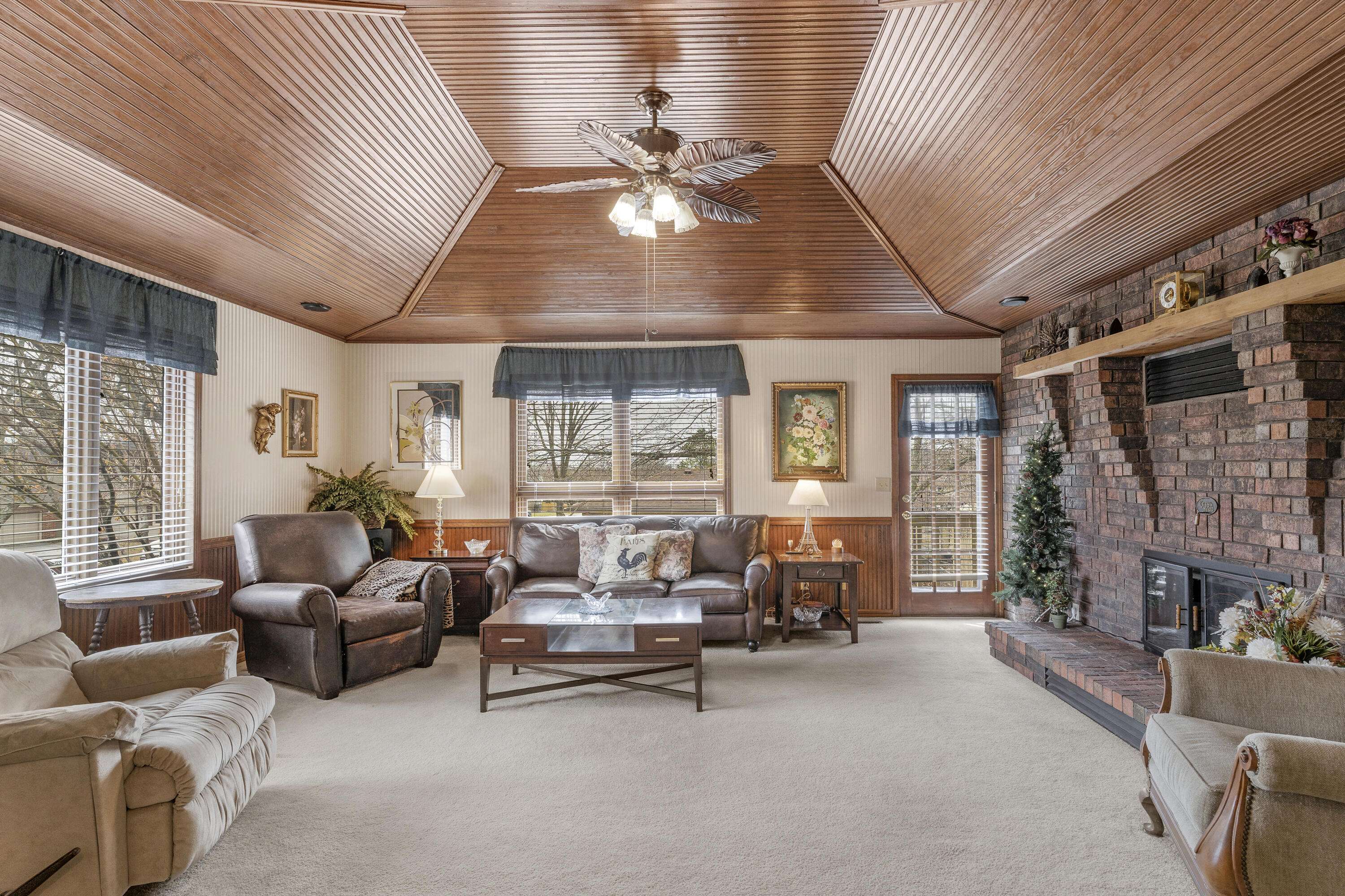 Ozark, MO 65721,601 E Mccracken RD