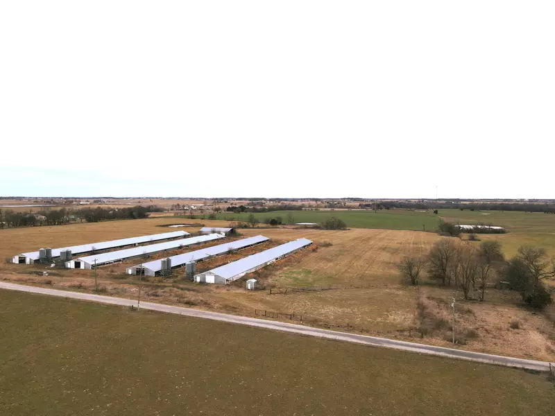 5257 Farm Road 1090, Monett, MO 65708