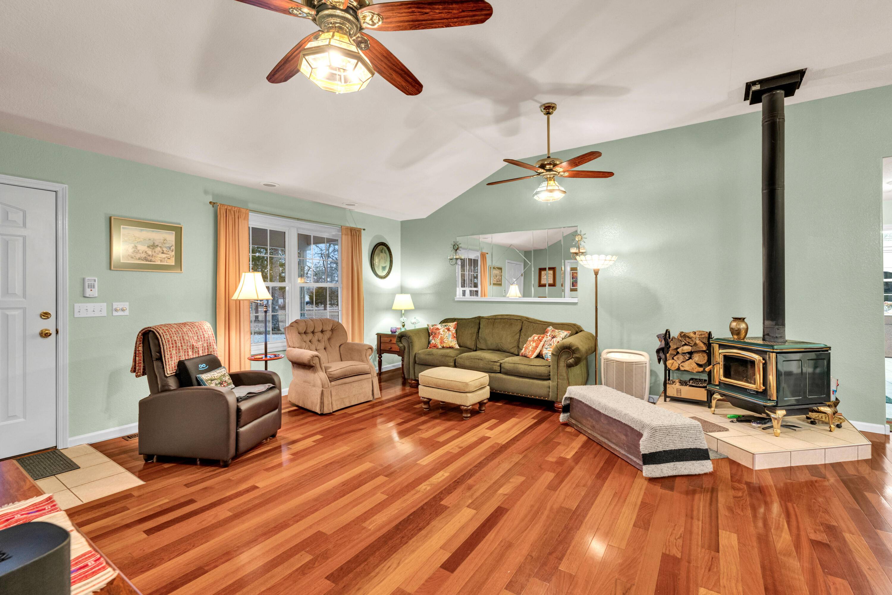 West Plains, MO 65775,3667 Private Road 6921