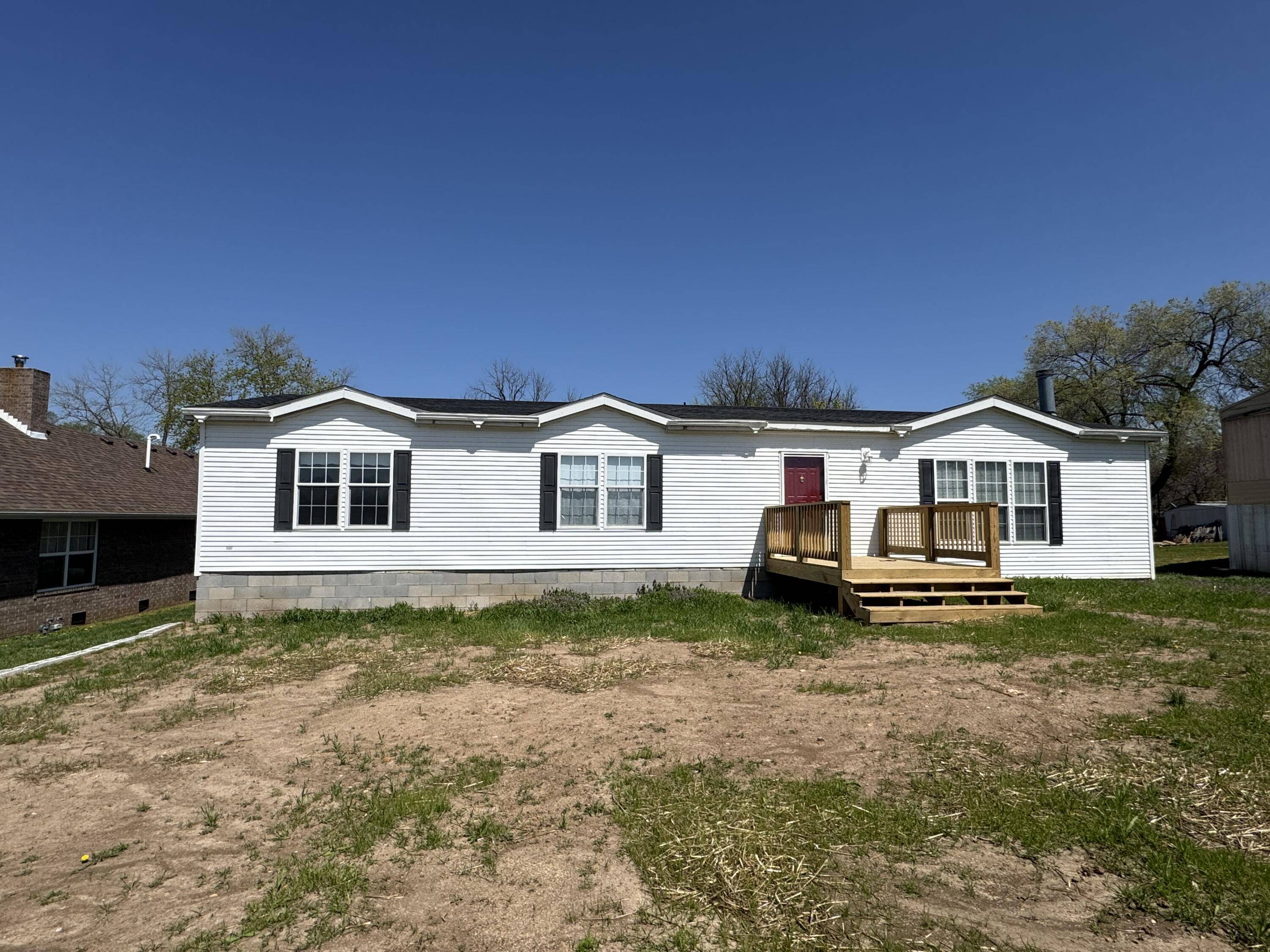 604 W Cave ST, Ash Grove, MO 65604