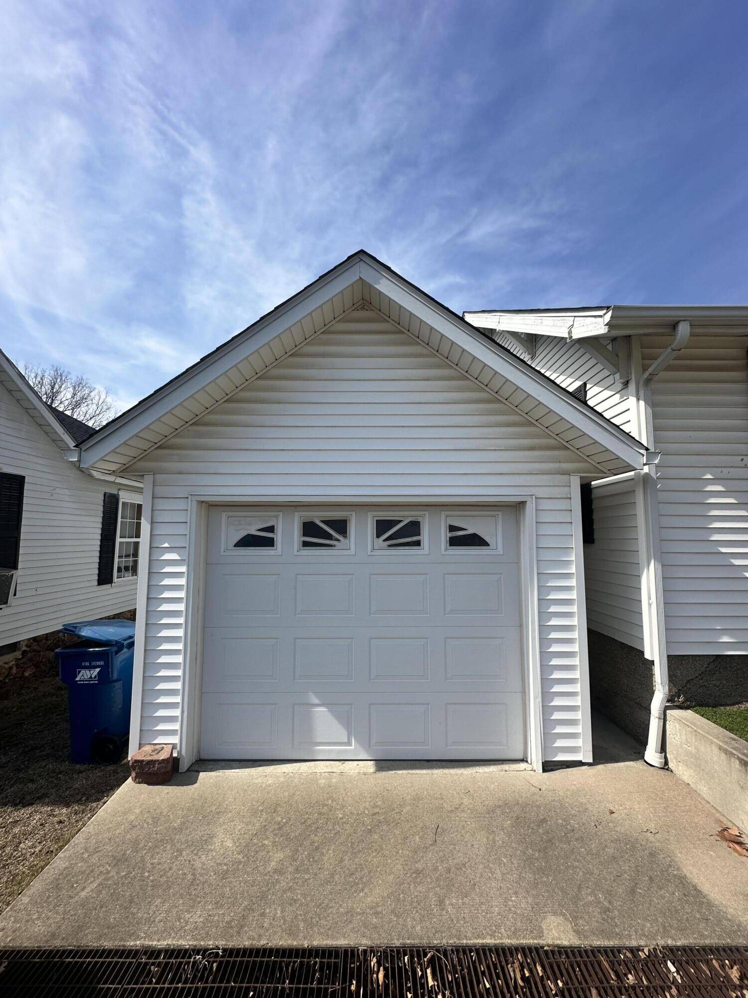 Carthage, MO 64836,603 S Case ST