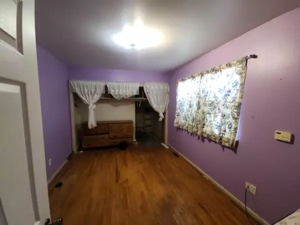 Neosho, MO 64850,300 N Lincoln ST