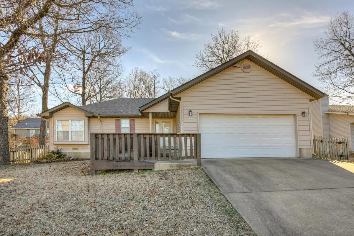 Neosho, MO 64850,1705 Cash Street