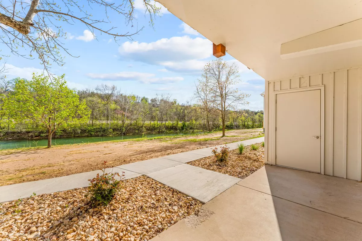 Branson, MO 65616,403 Veterans BLVD #101(E-380)
