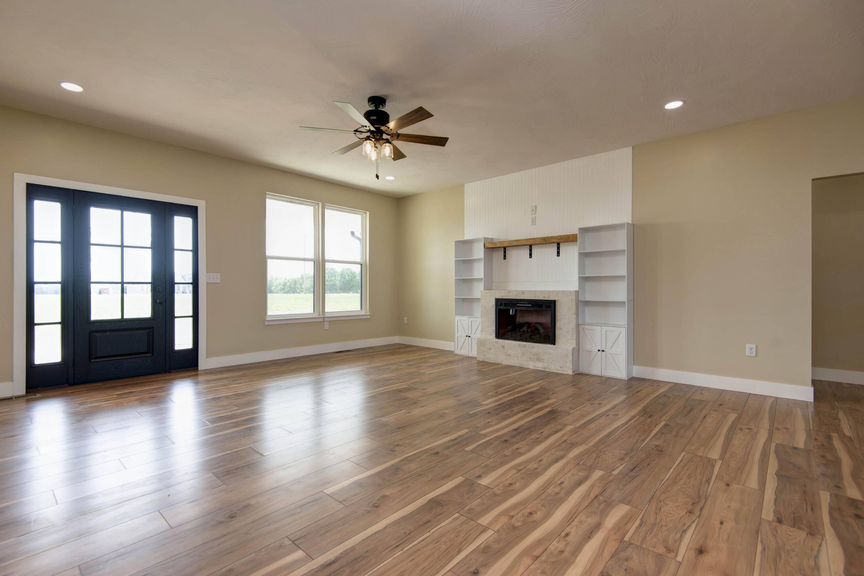 Springfield, MO 65802,1883 S Farm Rd 107