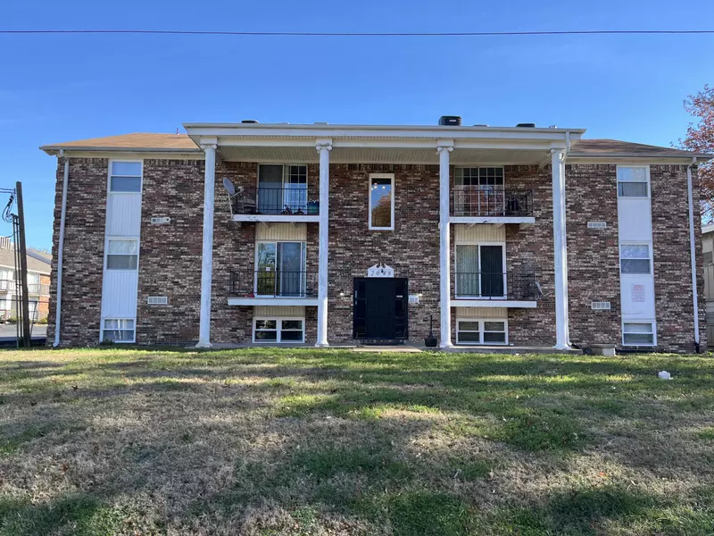 2048 S Florence AVE, Springfield, MO 65807