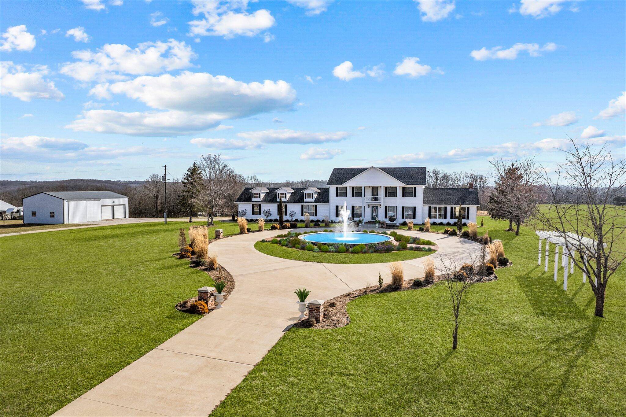 24668 St Highway U, Mansfield, MO 65704