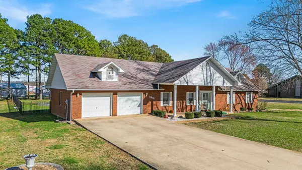 West Plains, MO 65775,2818 Christie DR