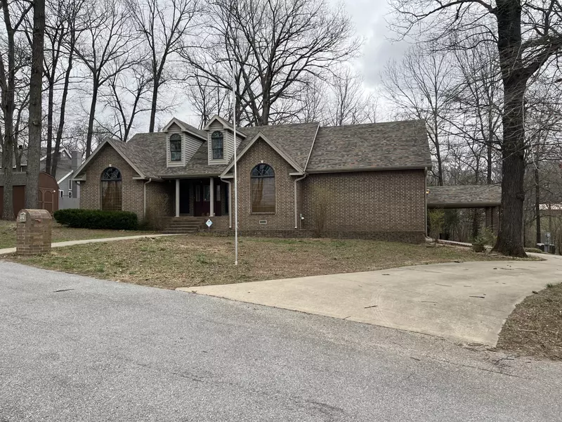 709 Blackjack DR, Cassville, MO 65625