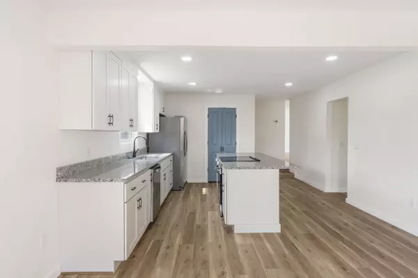 Crane, MO 65633,608 Main ST