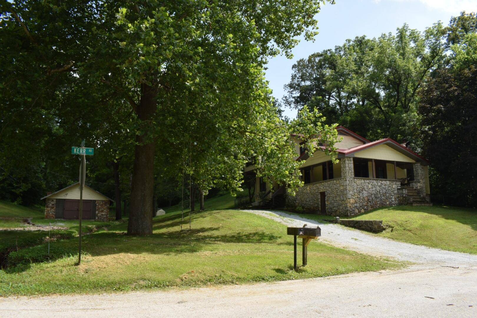 Clever, MO 65631,122 Kerr RD