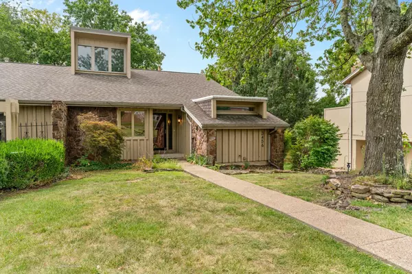 3456 E Catalpa ST, Springfield, MO 65809