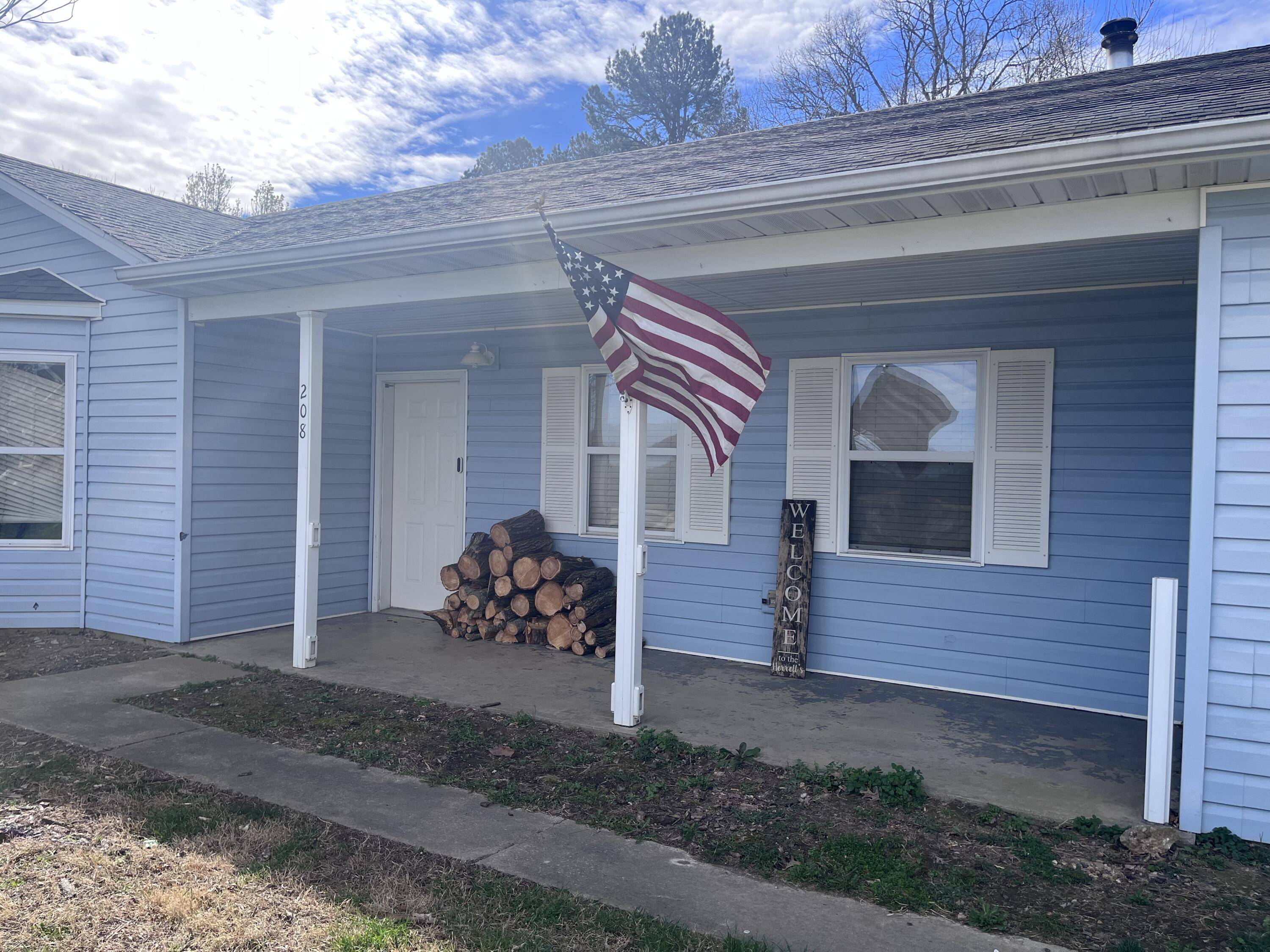 Mansfield, MO 65704,208 N Julie Avenue