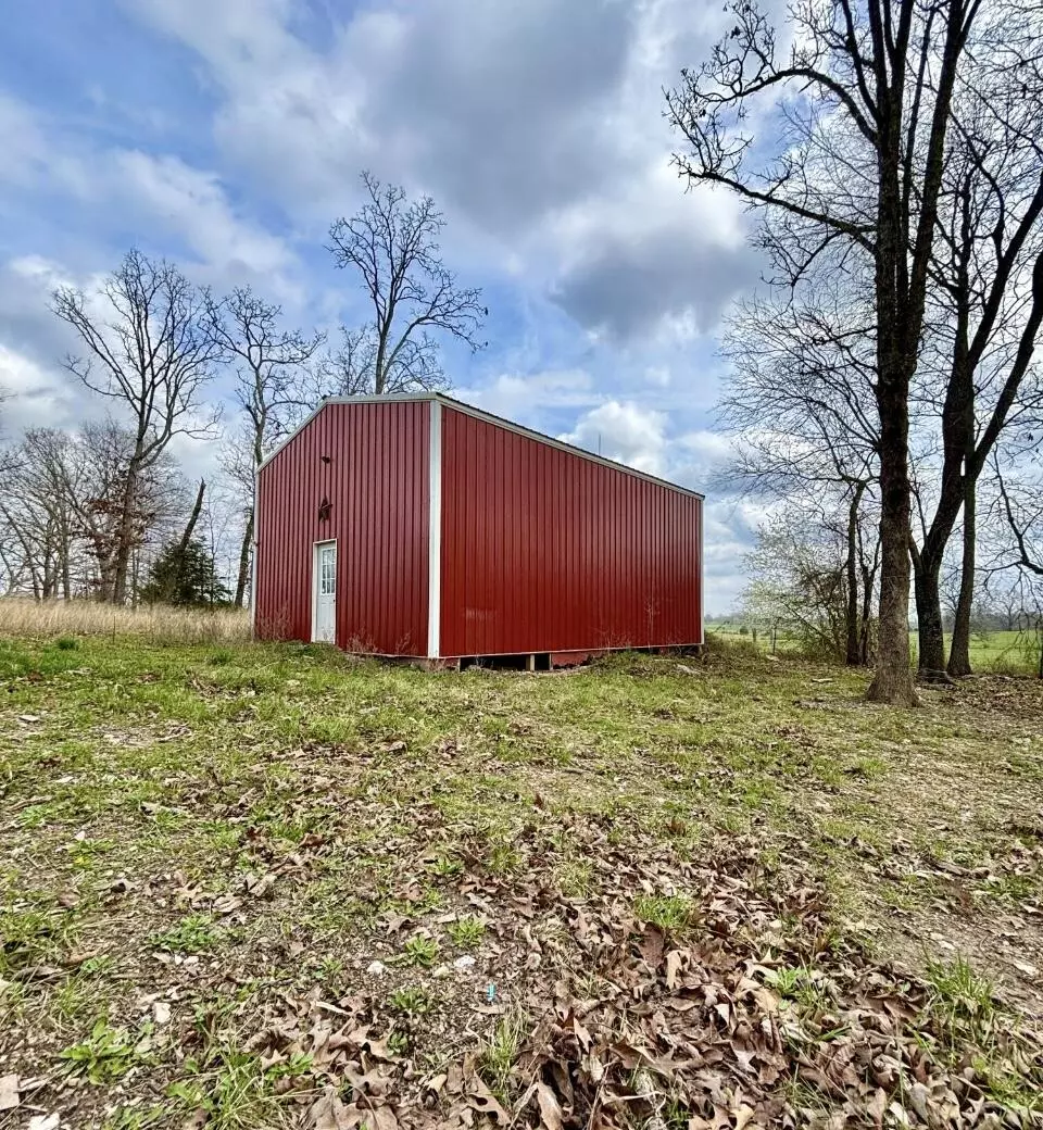 Pomona, MO 65789,5356 County Road 2350