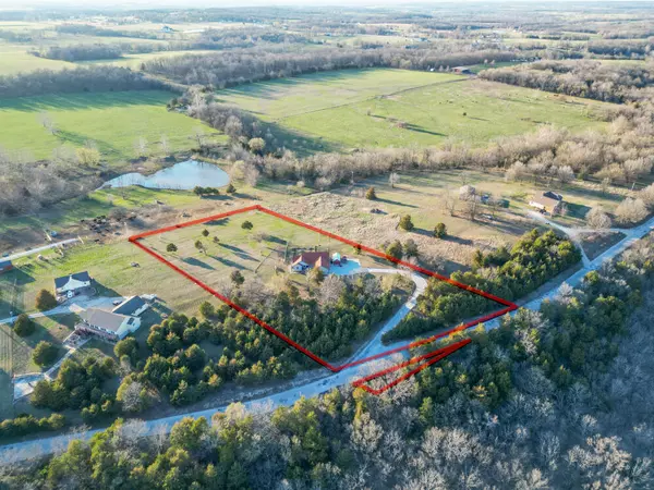 4487 S 170th RD, Bolivar, MO 65613