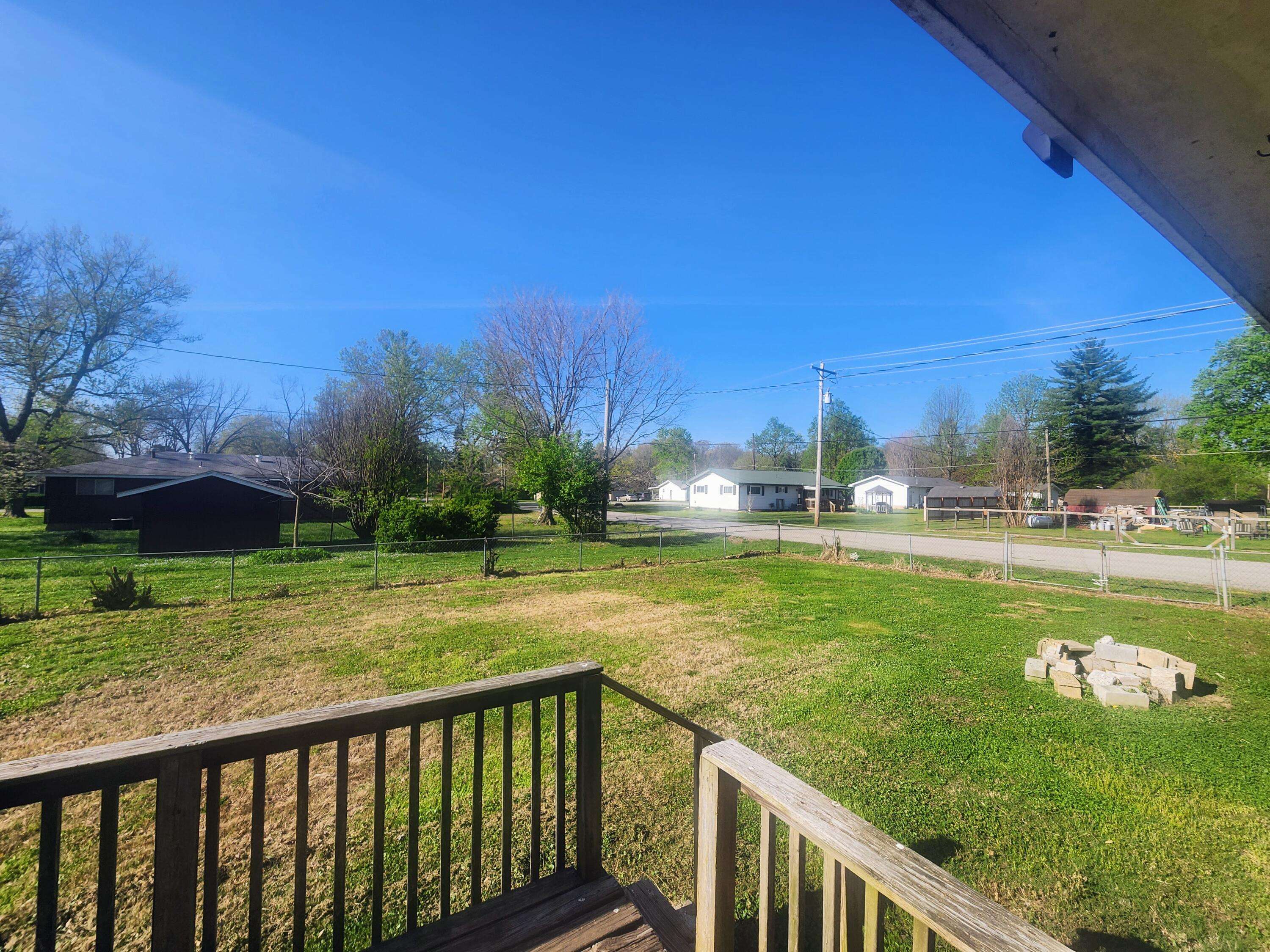 West Plains, MO 65775,1814 Hull ST