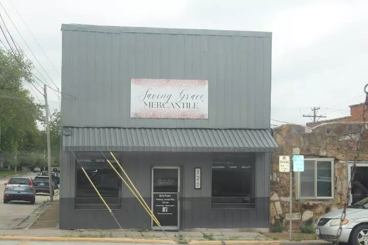 120 N Springfield AVE, Bolivar, MO 65613