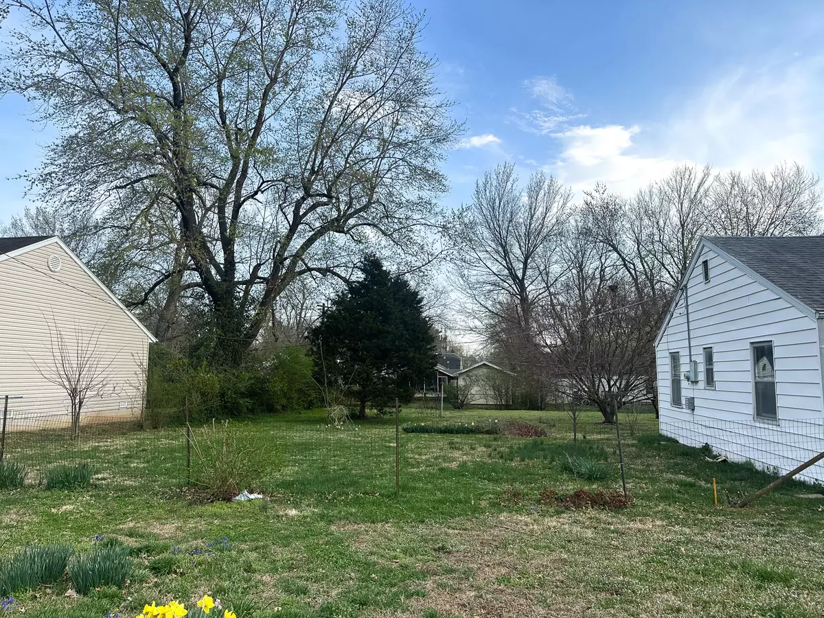 Springfield, MO 65804,1434 E Whiteside ST