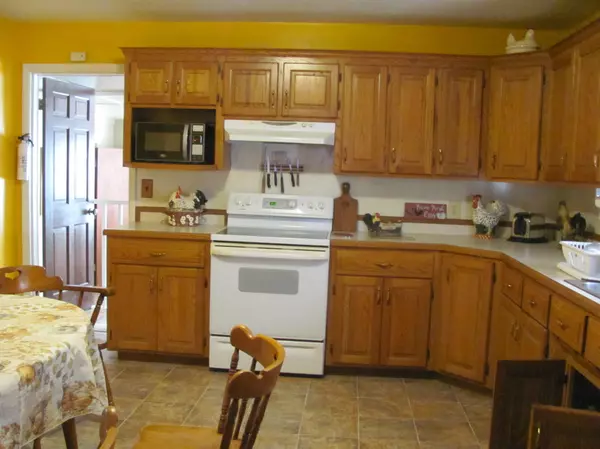 Pittsburg, MO 65724,25593 State Highway 64