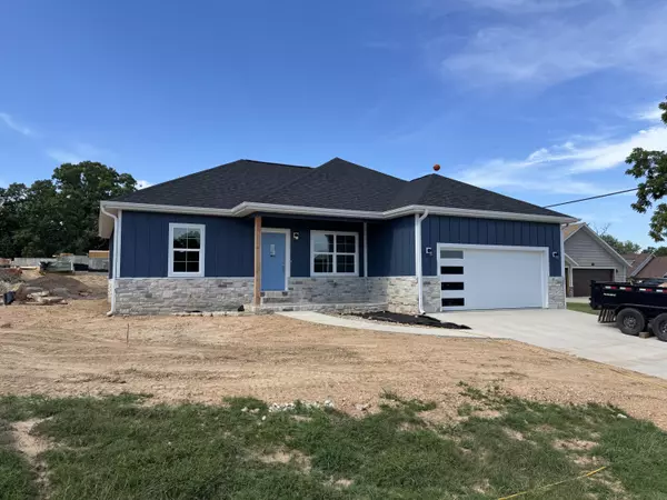 183 Twin Island Dr., Blue Eye, MO 65611