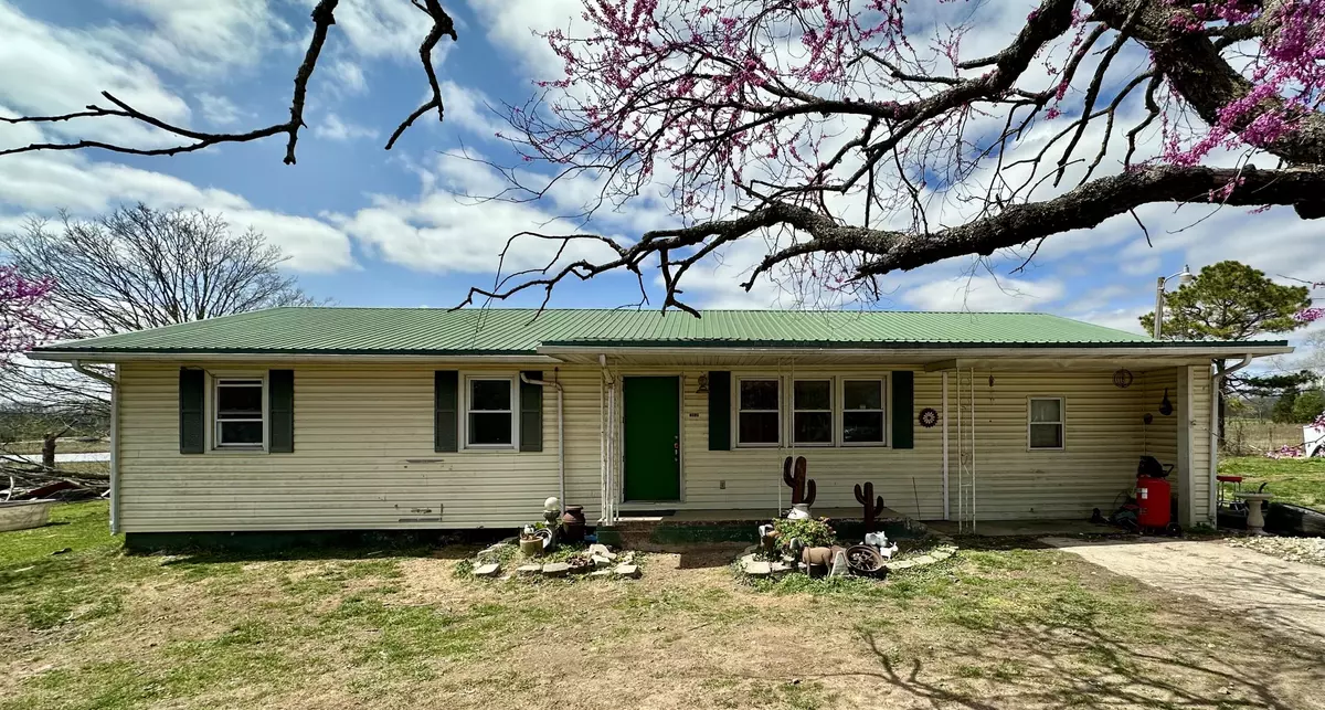 West Plains, MO 65775,7060 County Road 8240