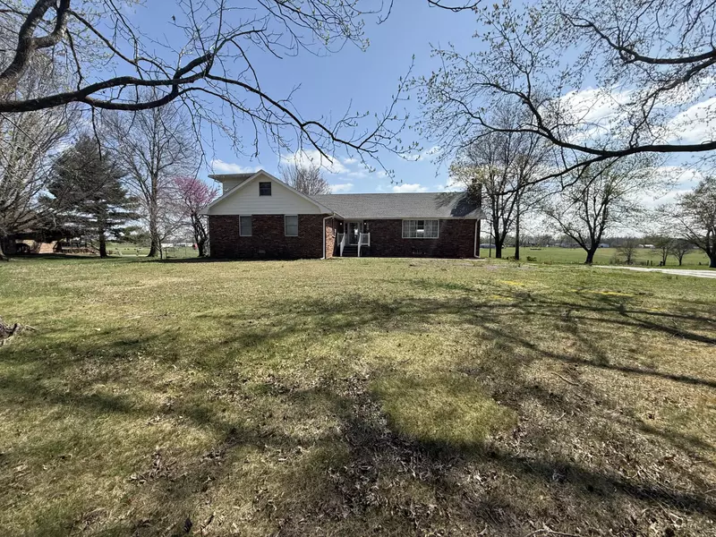 688 Division ST, Sparta, MO 65753