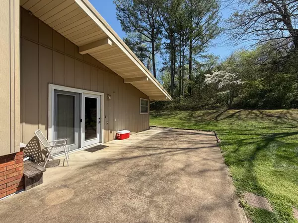 Thayer, MO 65791,205 N 5th ST