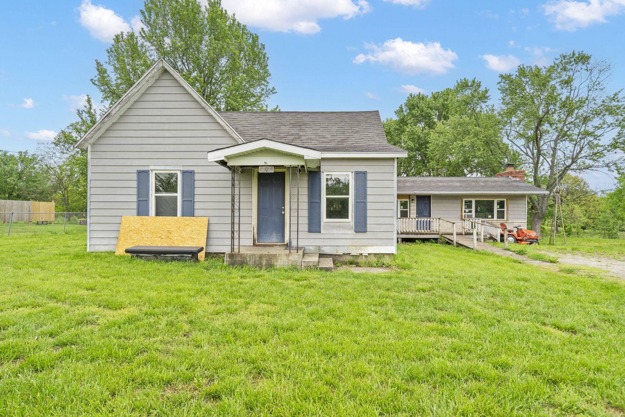 Miller, MO 65707,206 E 7th ST