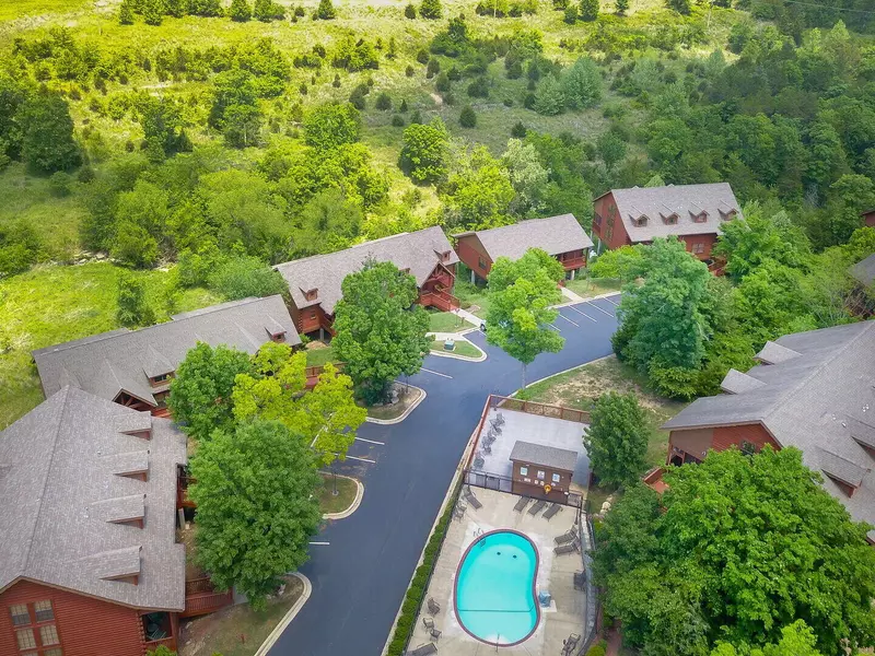 320 Summer DR, Branson, MO 65616