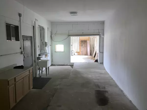 Mt Vernon, MO 65712,110 E Sloan ST