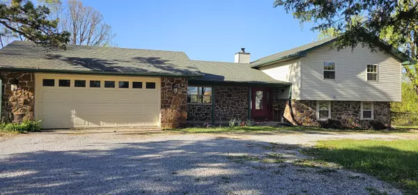 Cassville, MO 65625,12655 Farm Road 2205 CIR