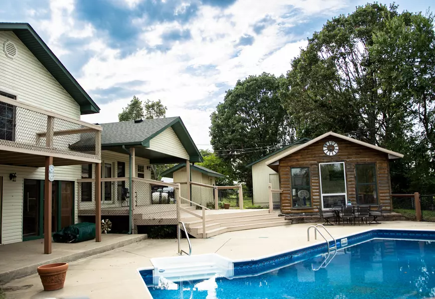 12655 Farm Road 2205 CIR, Cassville, MO 65625