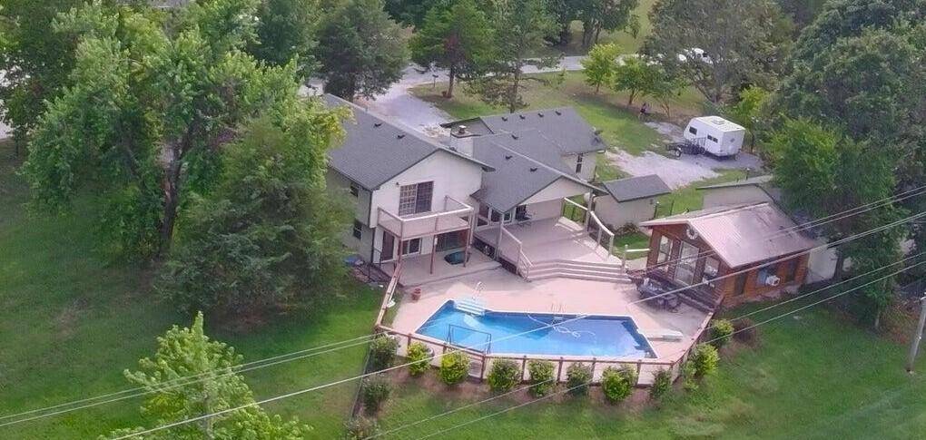 12655 Farm Road 2205 CIR, Cassville, MO 65625