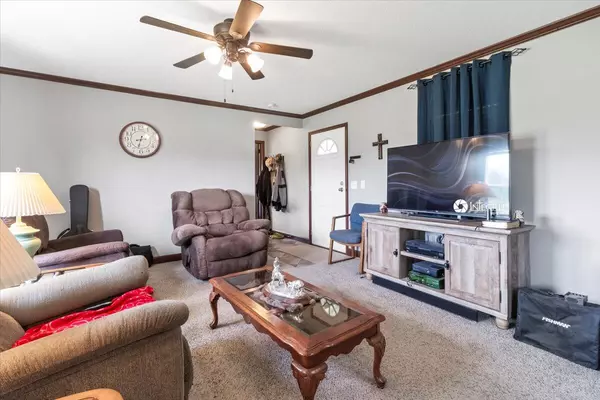 Moody, MO 65777,14321 Private Road 6601
