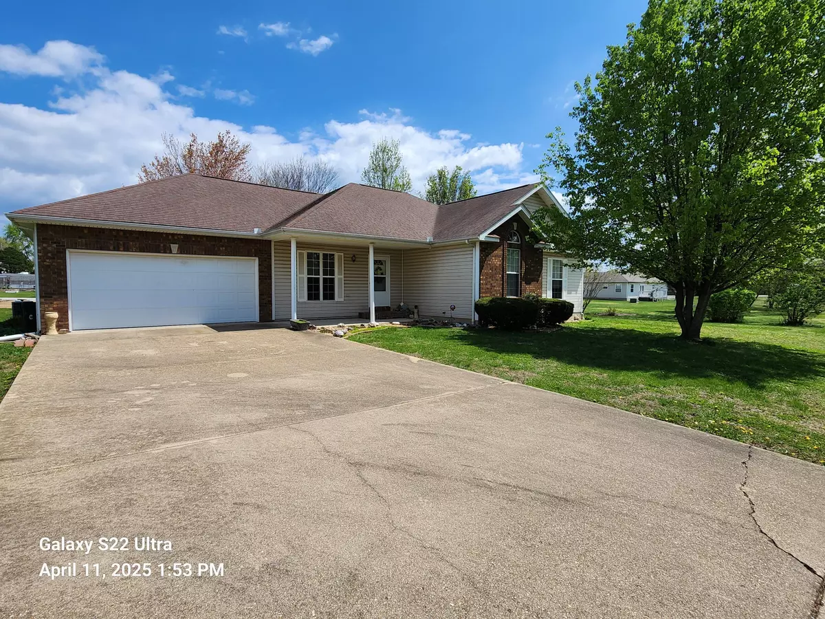 West Plains, MO 65775,1916 Meadowbrook DR