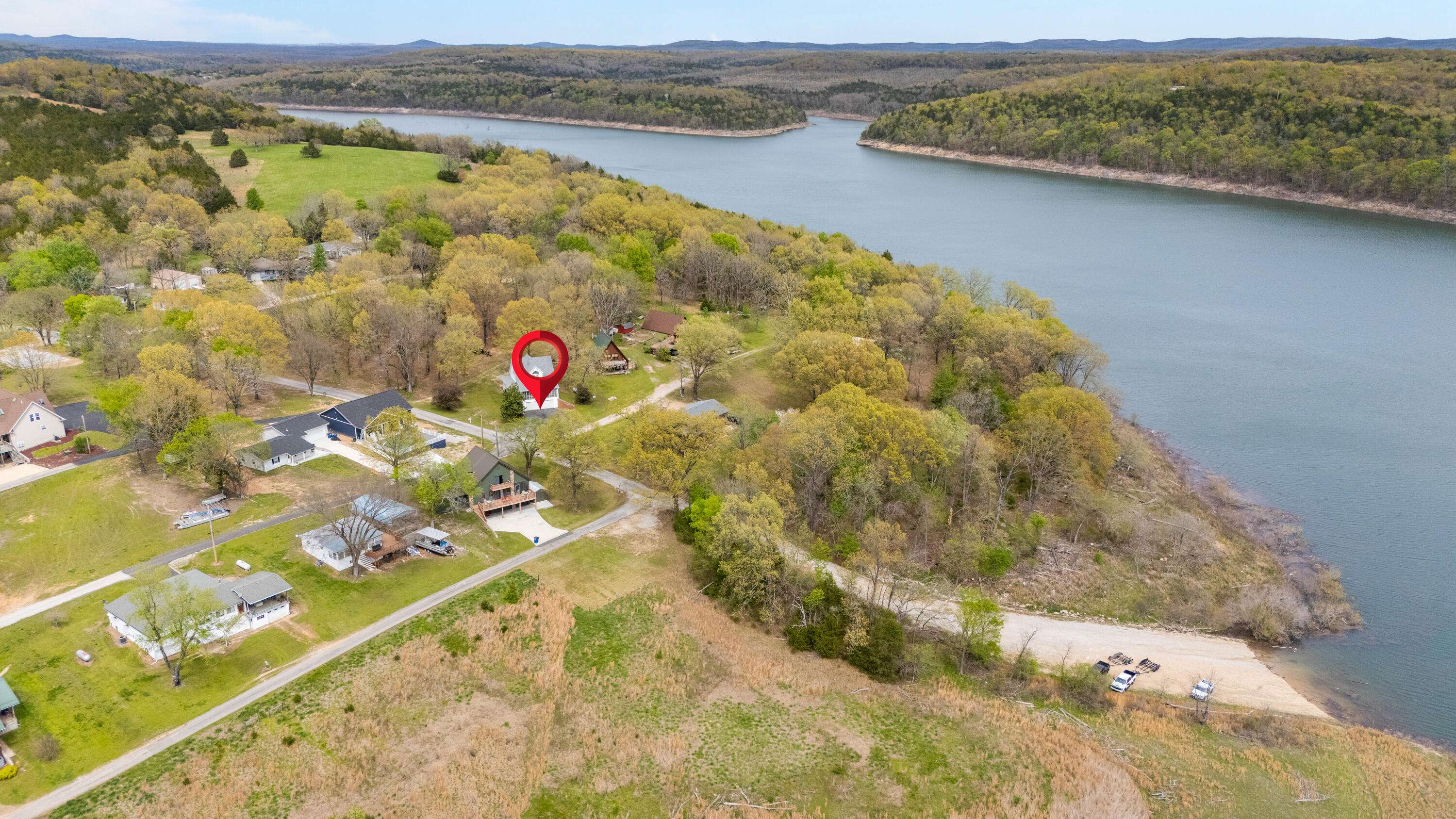558 Brookings RD, Kirbyville, MO 65679