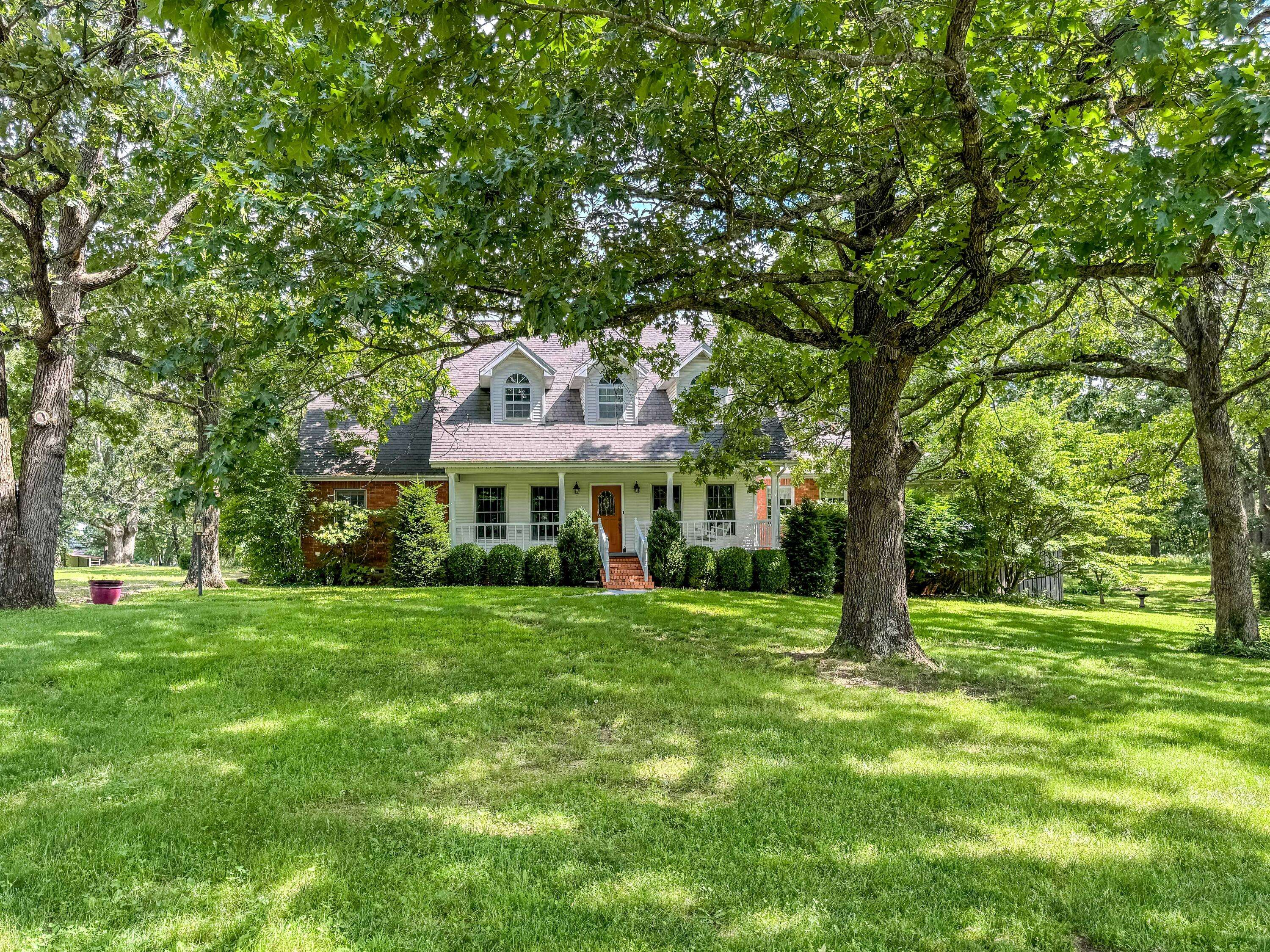 Marshfield, MO 65706,211 Hill Haven RD