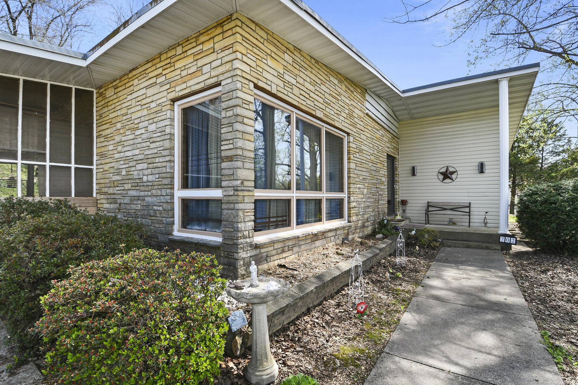 Marshfield, MO 65706,702 W Hubble DR