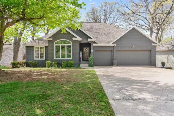 840 E Gaslight DR, Springfield, MO 65810