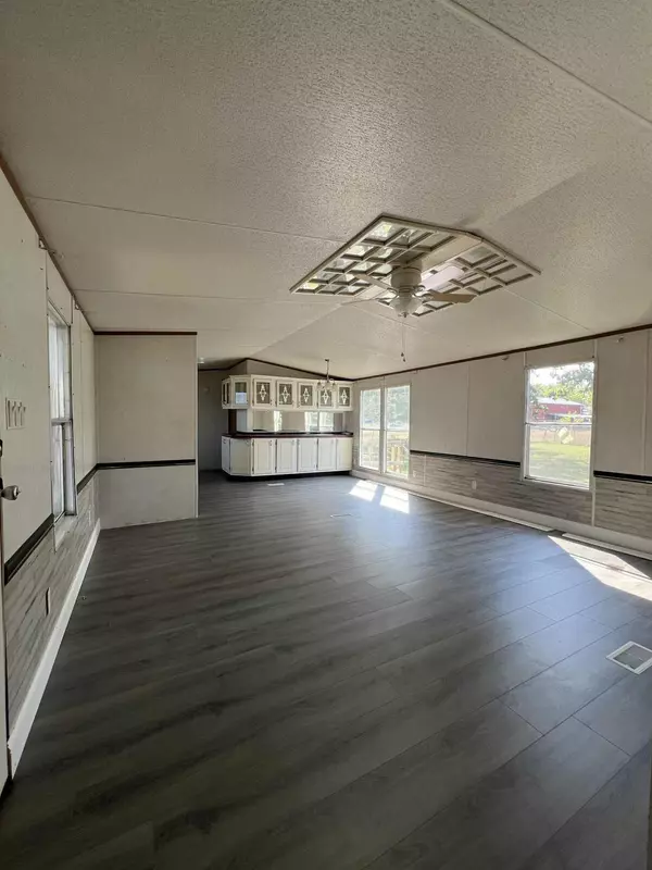 Neosho, MO 64850,13665 Palm RD