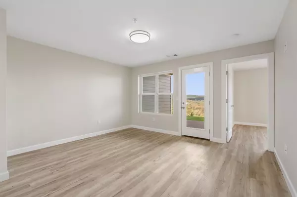 Branson, MO 65616,3010 N Vineyards TER #2