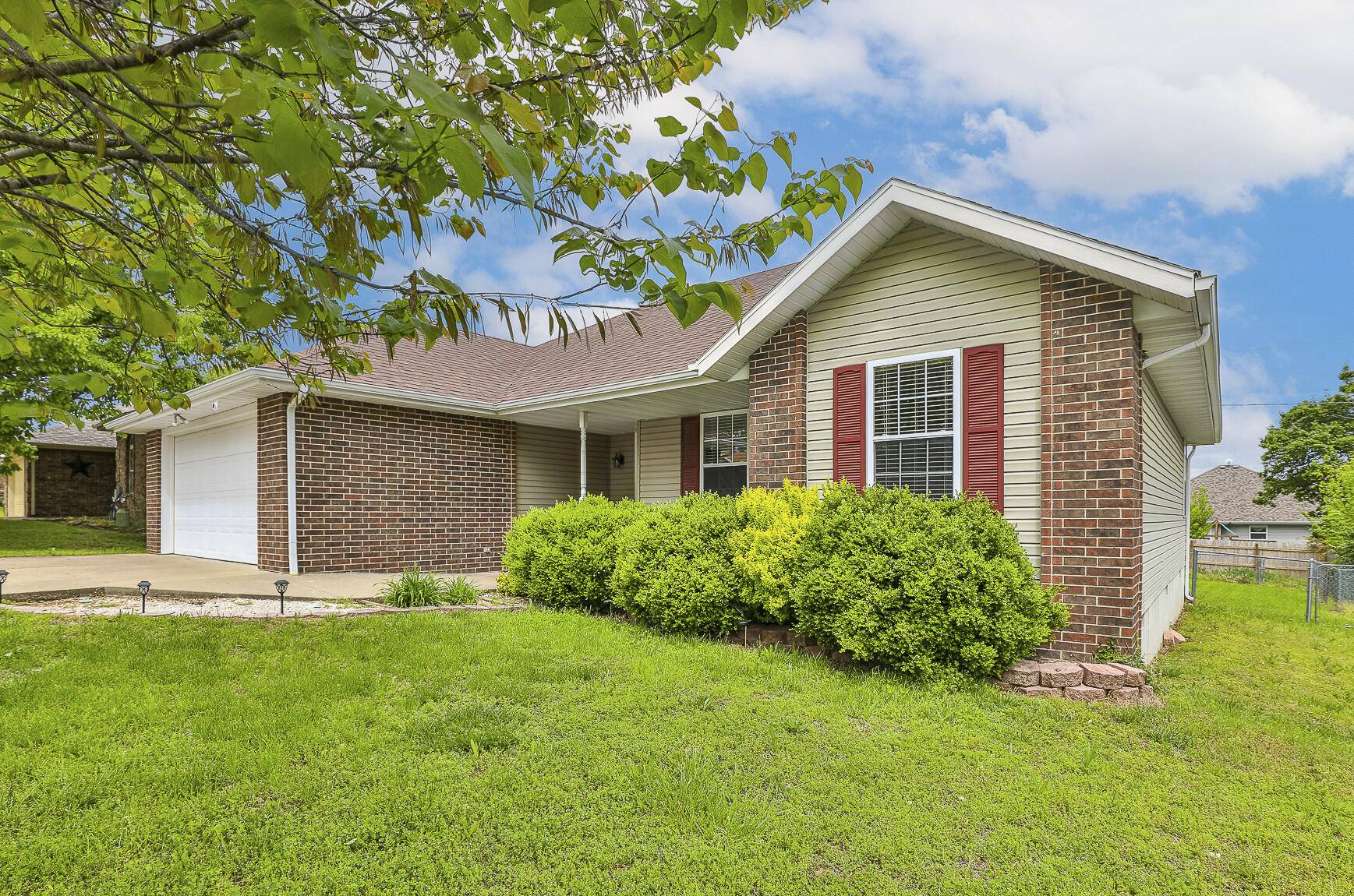 Bolivar, MO 65613,540 S Flint