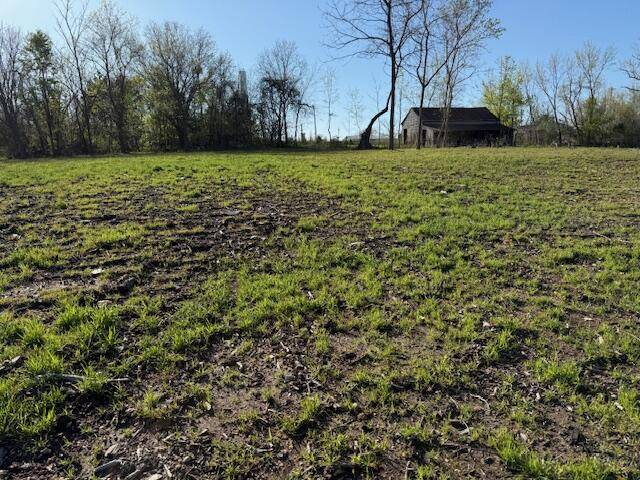 000 County Road 1370, Pomona, MO 65789