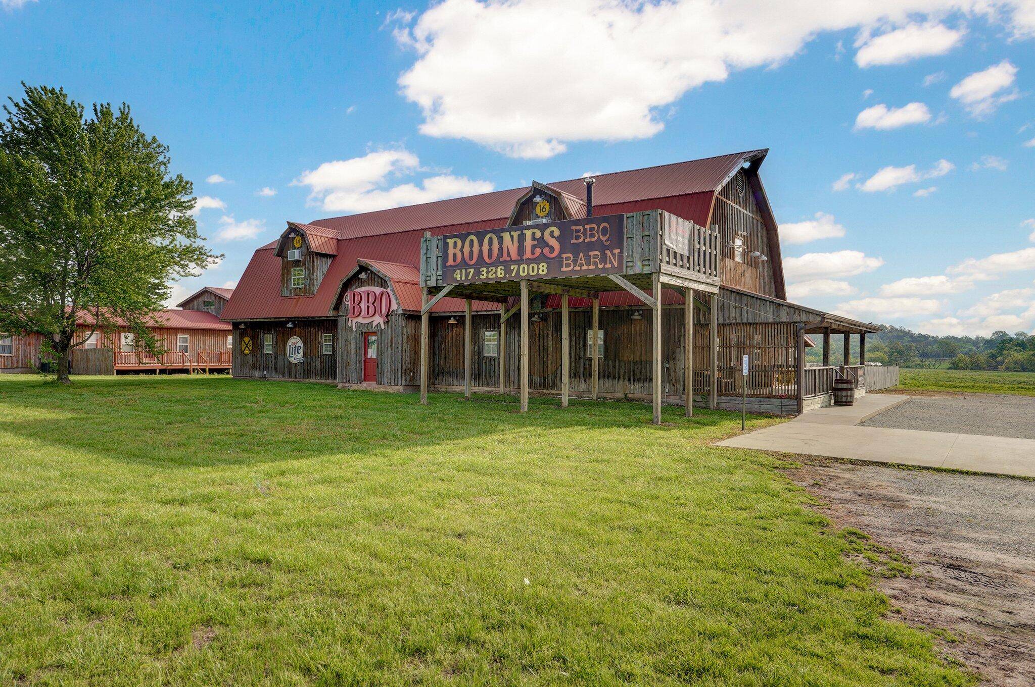 5260 S Scenic AVE, Bolivar, MO 65613