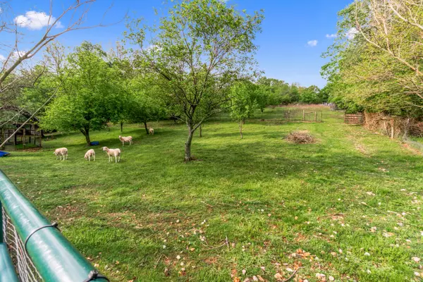 Anderson, MO 64831,324 Hagee RD