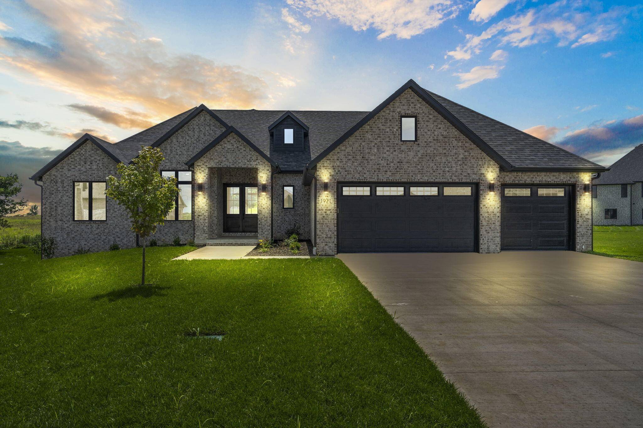 1971 N Alysheba CT, Springfield, MO 65802