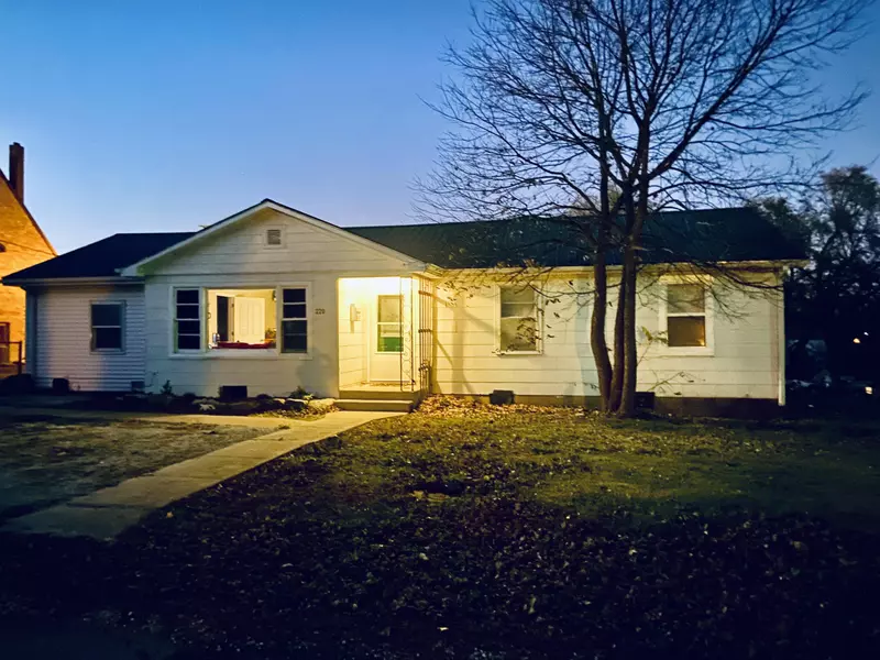 220 Wells ST, Greenfield, MO 65661