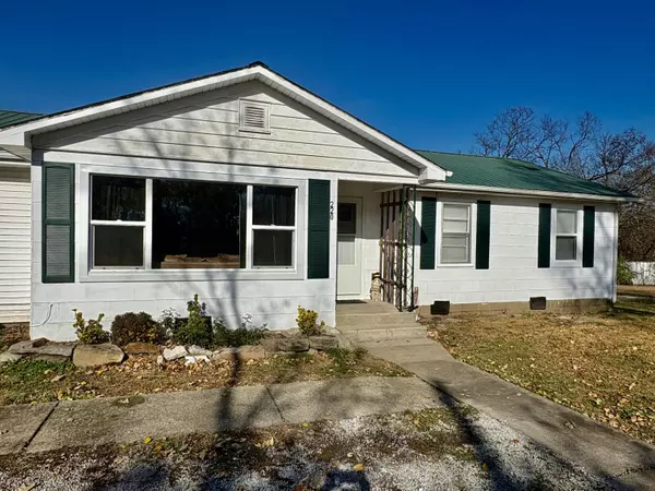 Greenfield, MO 65661,220 Wells ST