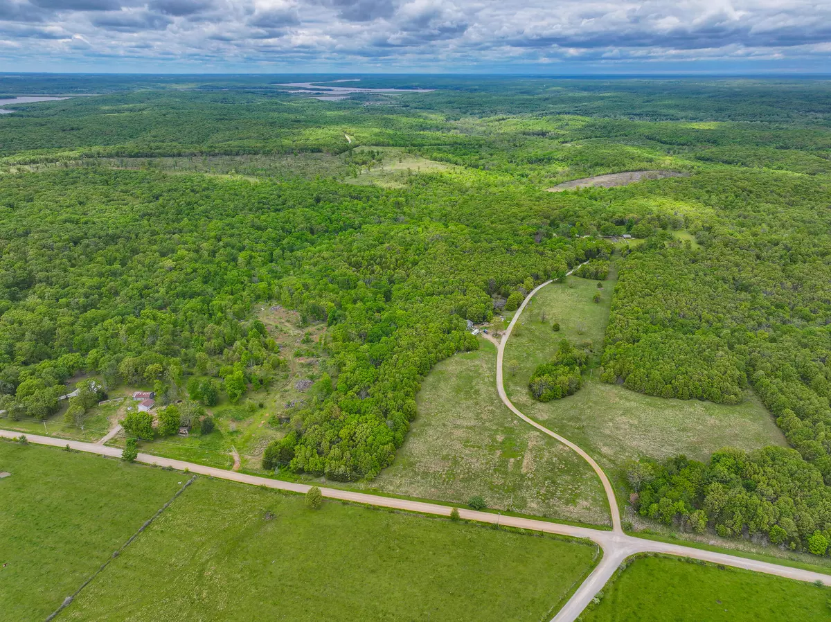 Osceola, MO 64776,11375 NE 50 RD